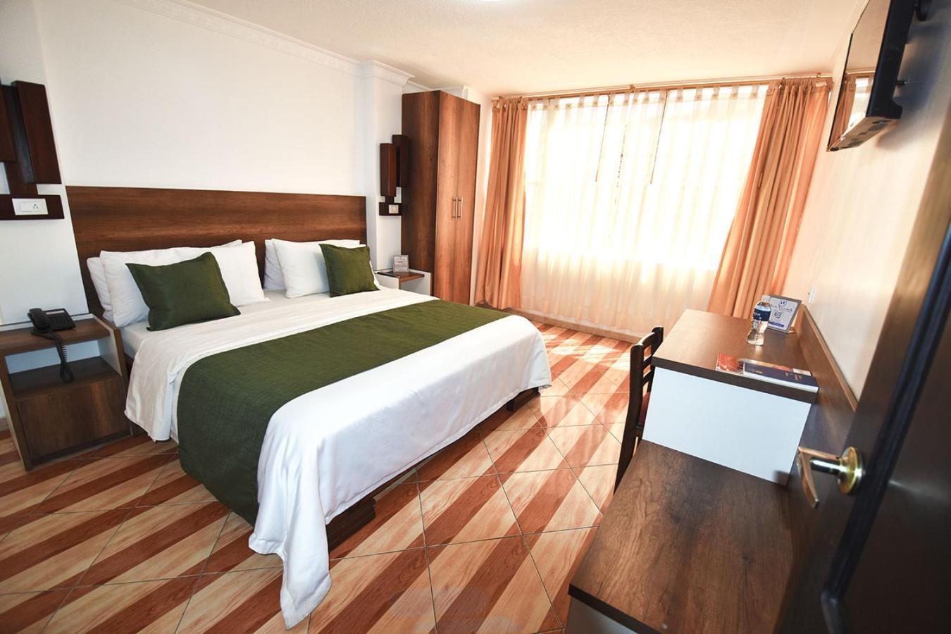 Hotel Plaza Victoria Ibarra Exterior foto